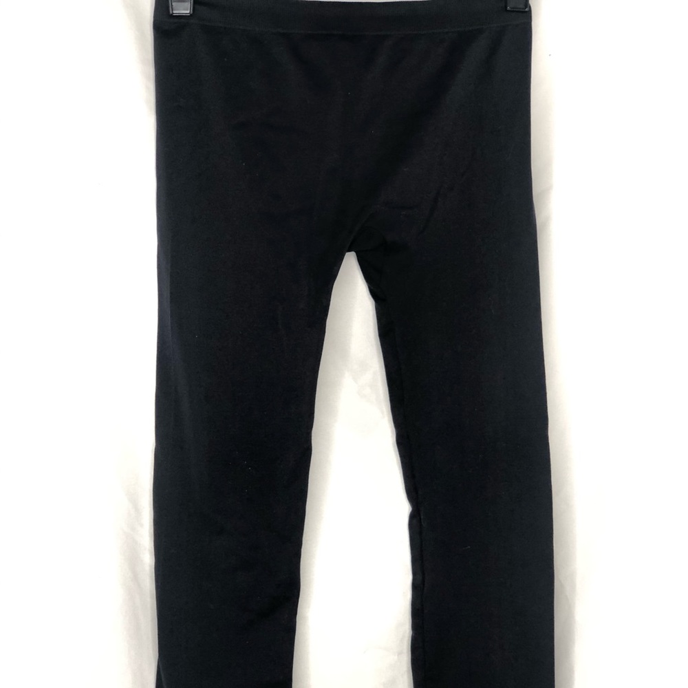 4️⃣ Bundle Girl’s black leggings